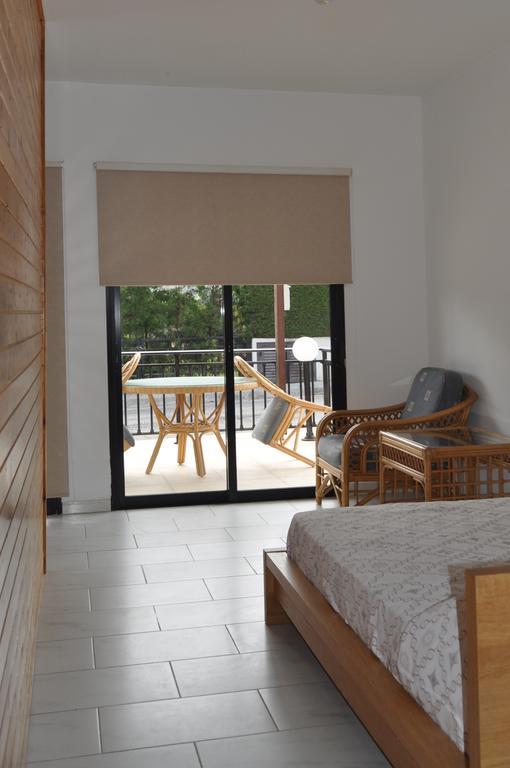Royal Sunset Studios & Apartments Limassol Ngoại thất bức ảnh